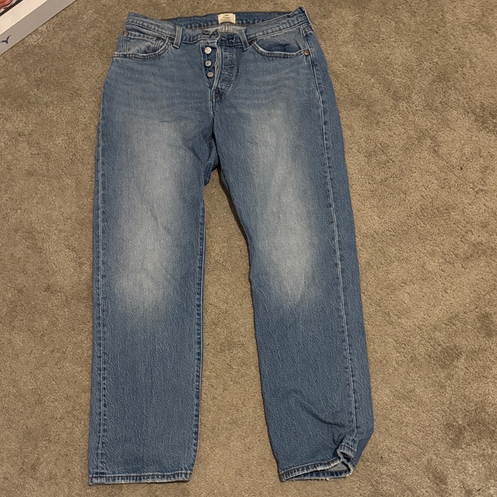 Levi's Women's Medium Blue Relaxed Straight Jeans
